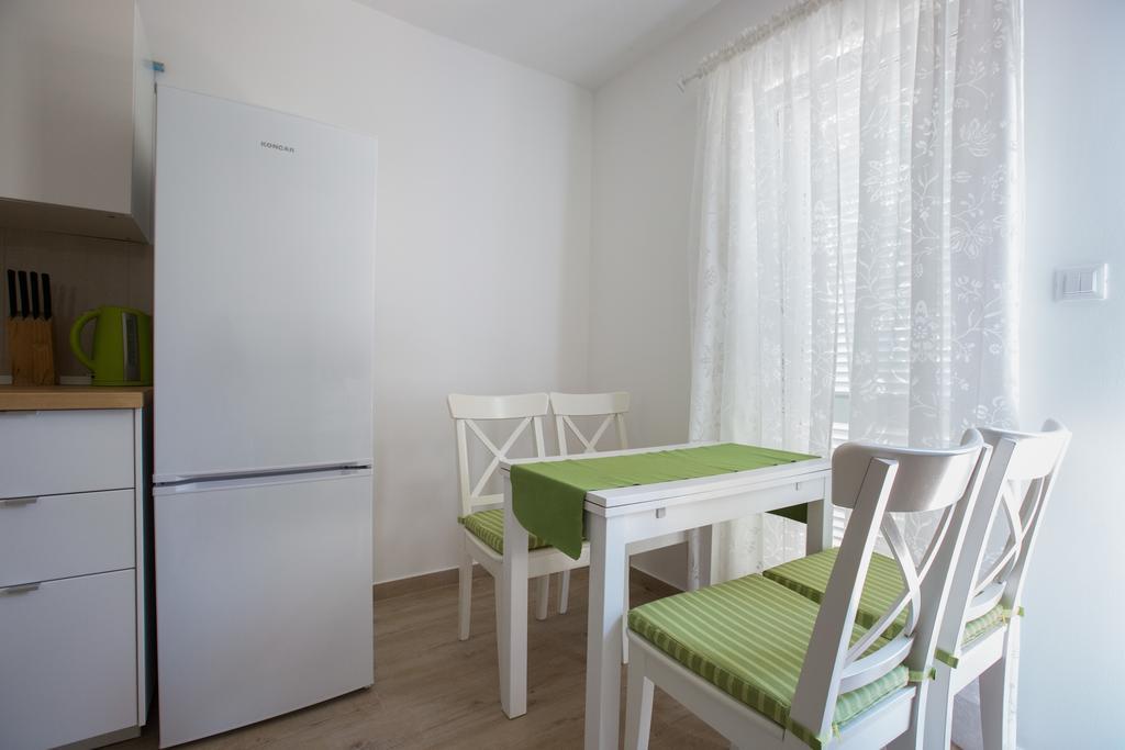 Apartments Irina Ičići Екстериор снимка