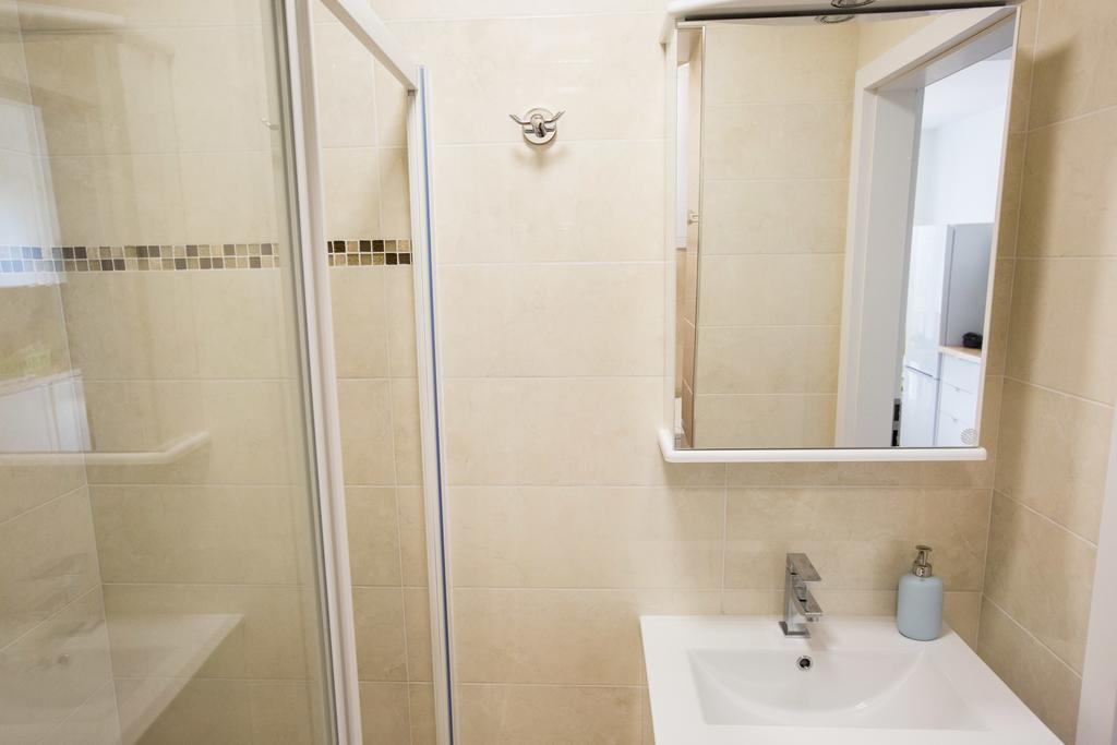 Apartments Irina Ičići Екстериор снимка
