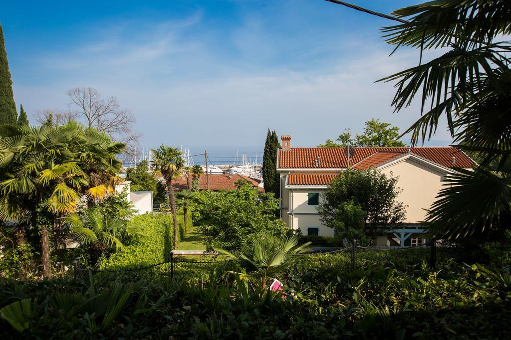 Apartments Irina Ičići Екстериор снимка