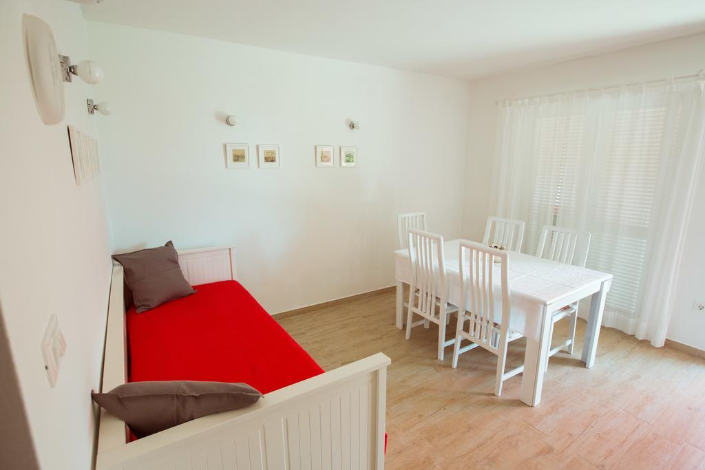 Apartments Irina Ičići Екстериор снимка