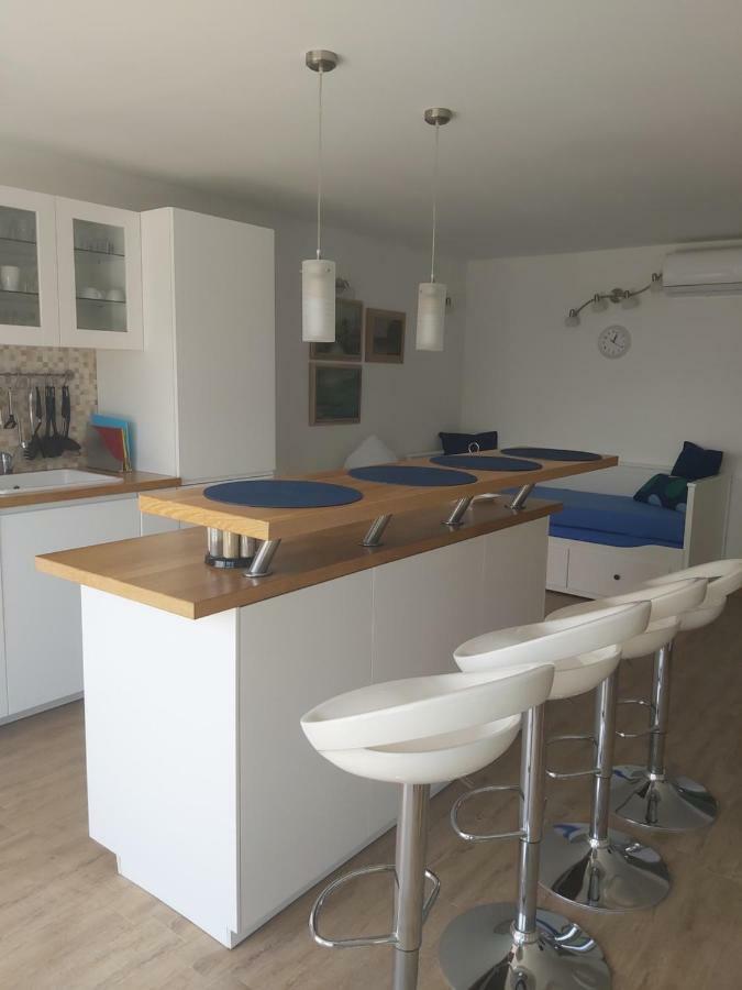 Apartments Irina Ičići Екстериор снимка
