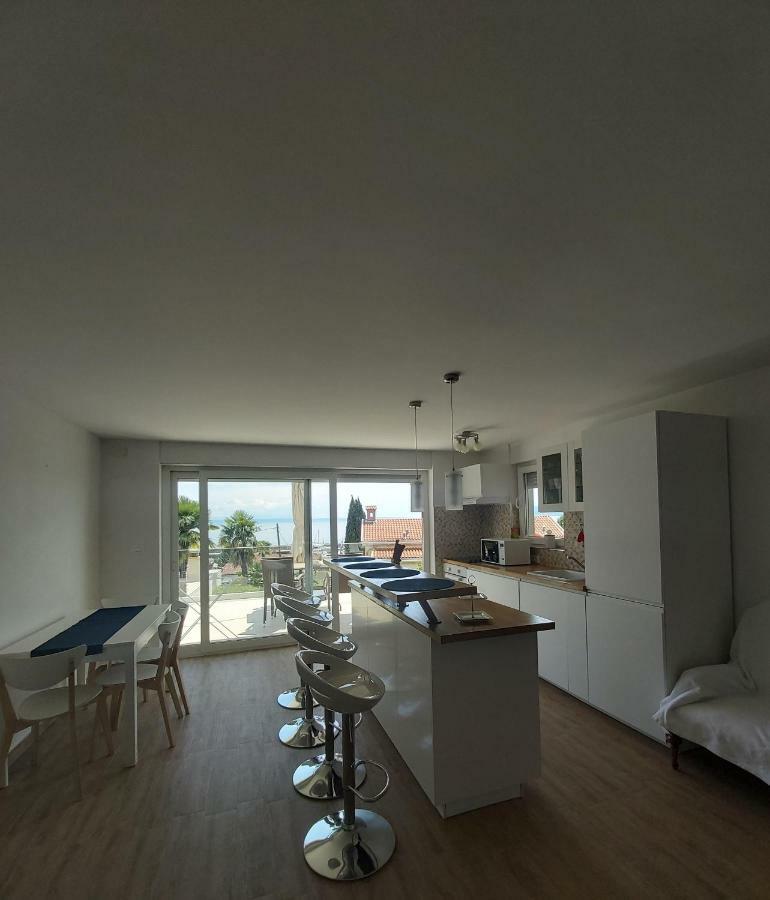 Apartments Irina Ičići Екстериор снимка