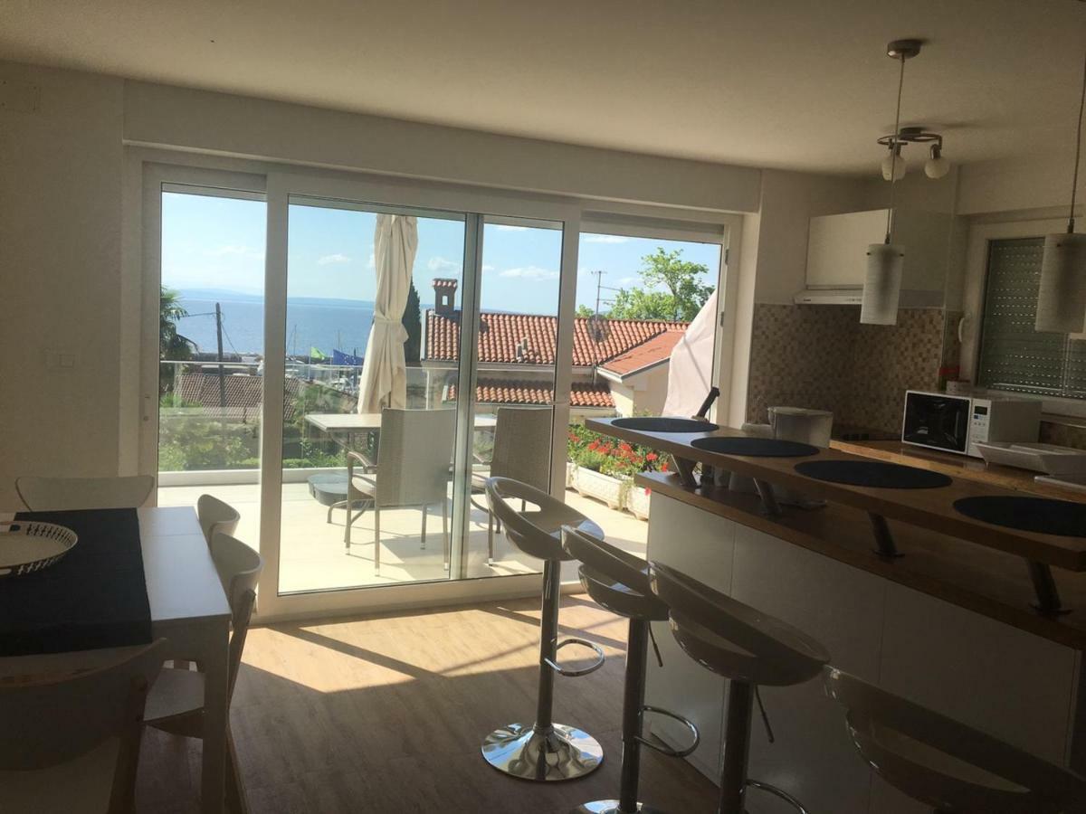Apartments Irina Ičići Екстериор снимка
