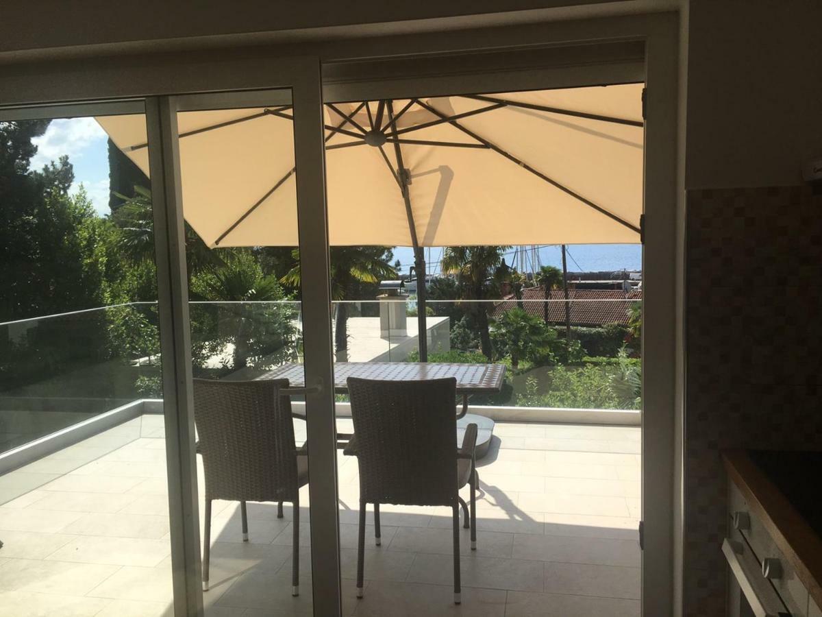 Apartments Irina Ičići Екстериор снимка