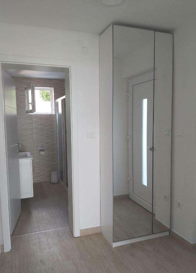 Apartments Irina Ičići Екстериор снимка